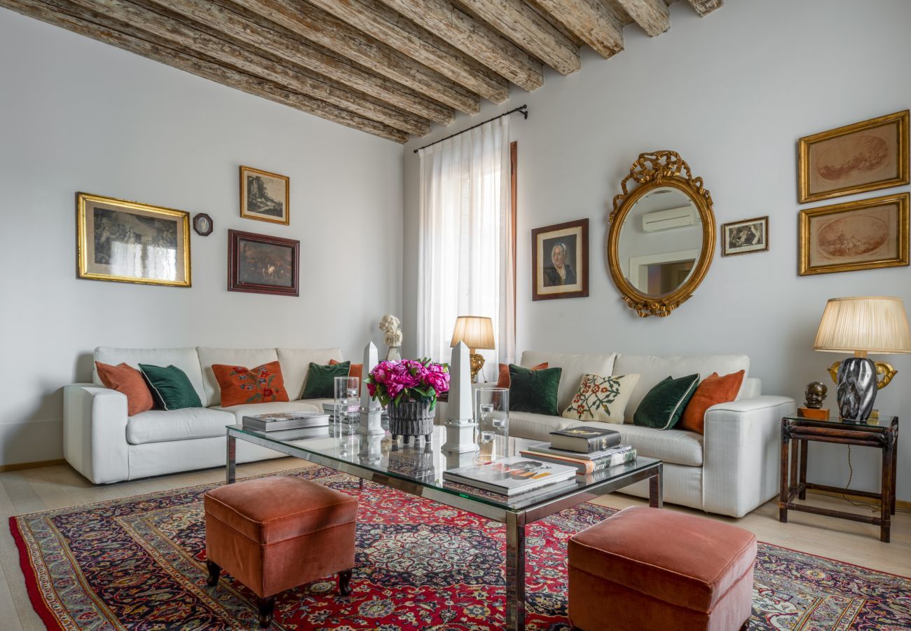 Appartement à Venise - Miracoli Apartment with View on the Canal R&R