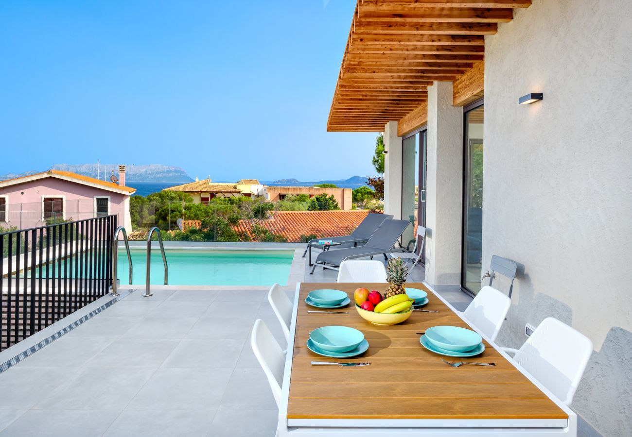 Villa à Golfo Aranci - Villa Mathis by Klodge - exquise villa avec vue mer et piscine