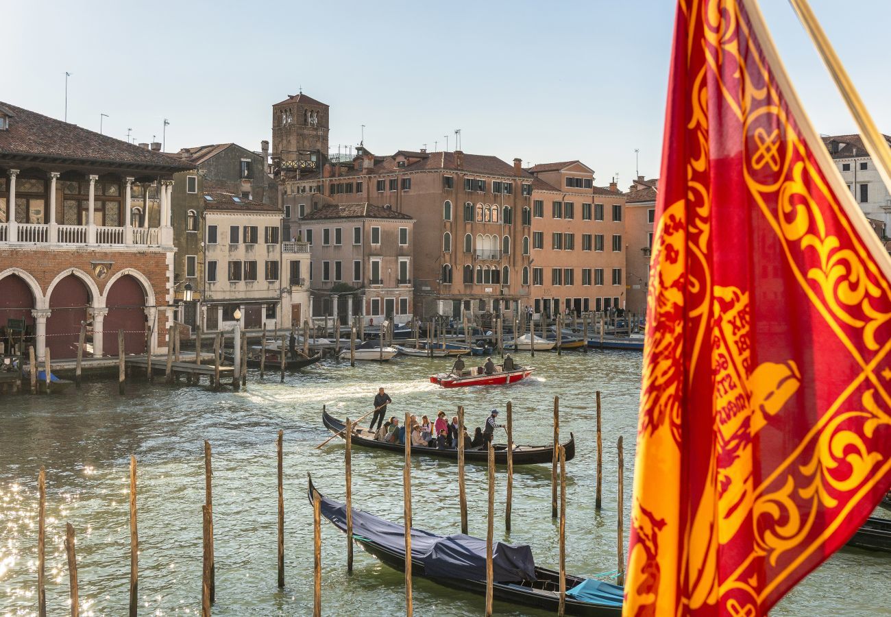 Appartement à Venise - Golden Treasure Apartment on the Grand Canal R&R