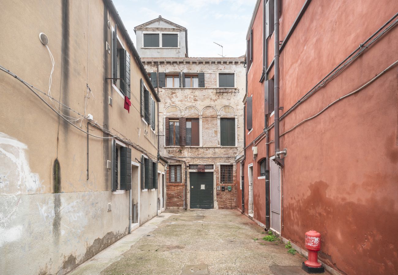 Appartement à Venise - Colorful Venetian Apartment R&R