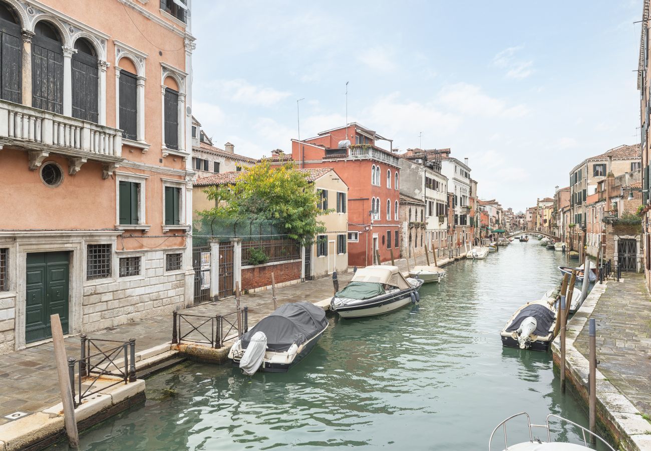 Appartement à Venise - Colorful Venetian Apartment R&R