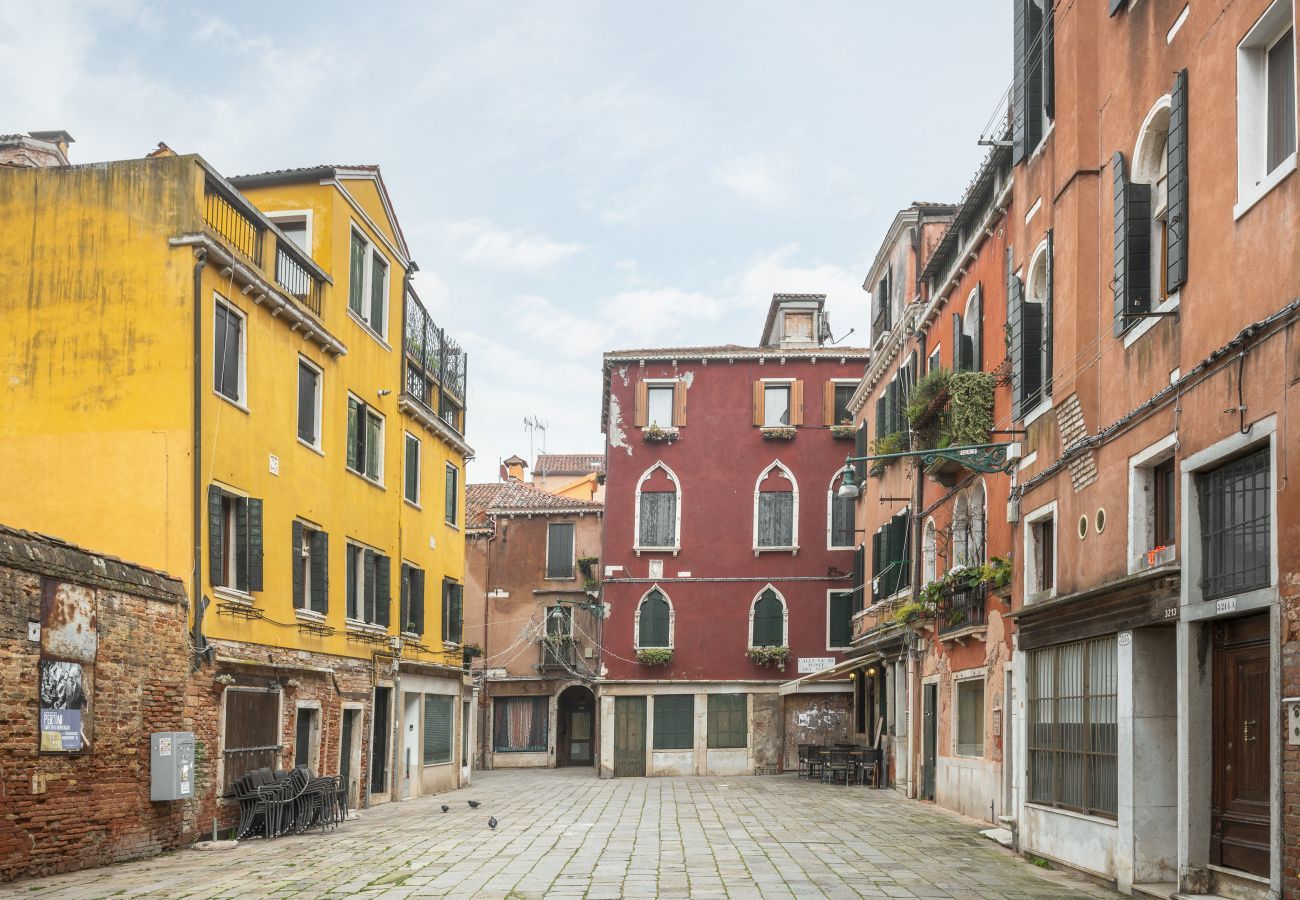 Appartement à Venise - Ca' Venier Apartment with Balcony R&R